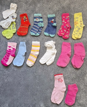 16 Paar bunte Söckchen Socken von ca. Gr. 22 bis ca. Gr.30