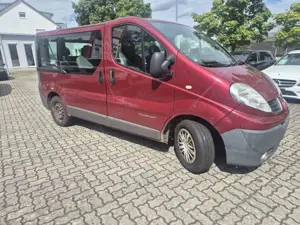 Renault Trafic Combi L1H1 2,9t  verglast Bild 3