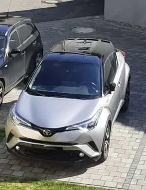 Toyota C-HR Hybrid Style Selection