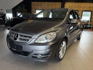 Mercedes-Benz B 160 /Sitzheizung/AHK/Teilleider/Navi/2. Hand