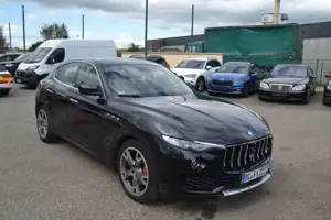 Maserati Levante Diesel 3.0 V6 Autom. Navi, Kamera, AHK Bild 3
