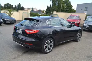 Maserati Levante Diesel 3.0 V6 Autom. Navi, Kamera, AHK Bild 5