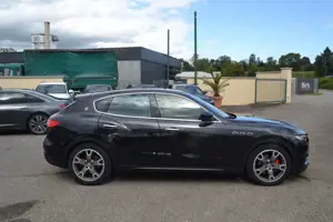 Maserati Levante Diesel 3.0 V6 Autom. Navi, Kamera, AHK Bild 4