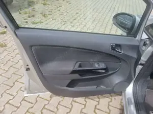 Opel Corsa 1.4 16V Edition 111 Jahre Bild 4