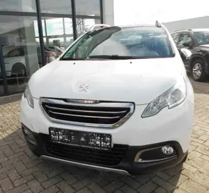Peugeot 2008 Allure Pure Tech 130| StartStop| SHZ| Navi
