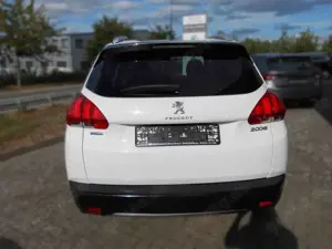 Peugeot 2008 Allure Pure Tech 130| StartStop| SHZ| Navi Bild 5