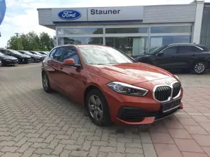 BMW 118 i Navi Kamera Sportsitze Teilleder SHZ DAB Bild 4