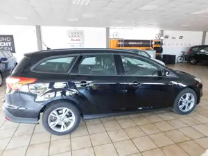 Ford Focus 1.0 EcoBoost SYNC Edition/ TÜVAU NEU Bild 2