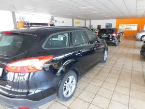 Ford Focus 1.0 EcoBoost SYNC Edition/ TÜVAU NEU Bild 3