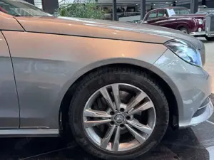 Mercedes-Benz E 250 BT 4M Avantgarde Kamera LED Sihzg Comand Bild 4