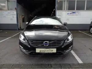 Volvo V60 Kombi 2.0 D4 Summum 1.HD*VOLLAUSSTATTUNG* Bild 2