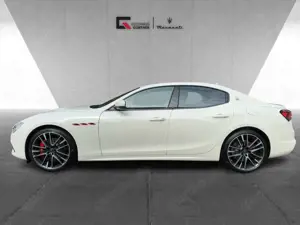 Maserati Ghibli Trofeo V8 580PS RWD - Carbon - BowersWilkins Bild 2