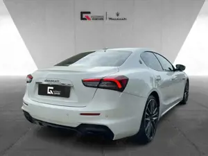 Maserati Ghibli Trofeo V8 580PS RWD - Carbon - BowersWilkins Bild 4