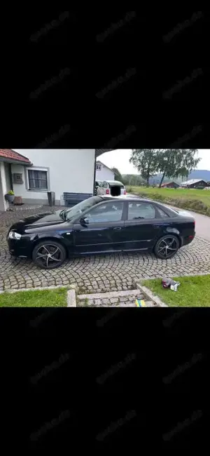 Audi A4 2.0T Quattro Bild 2