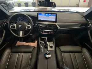 BMW 530 i/Aut/LCPProf/Panor/KomfStz/PDrivAs/M-Sport Bild 5