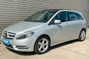Mercedes-Benz B 200 SPORTPAKET *PANO*LEDER*BI-XEN*