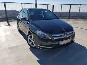 Mercedes-Benz B 180 BlueEFFICIENCY Edition * XENON/NAVI/2XPDC/SAUBER*