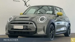 MINI Cooper SE ClassicTrim Pano Navi PDC SHZ LED 17"