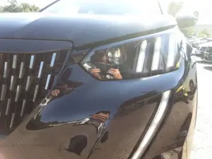 Peugeot 2008 1.2 PureTech 130 Allure Navi PDC LED SpurH Bild 3