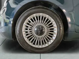 Fiat 500e Apple CarPlay Android Auto Klimaautom Faltdach Mem Bild 4