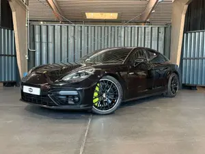 Porsche Panamera Turbo S E-Hybrid (Sport Chrono)
