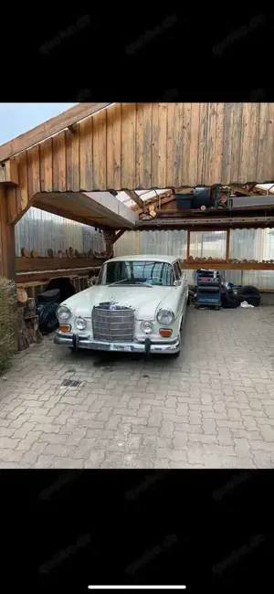 Mercedes-Benz 200 Mercedes W110 Heckflosse