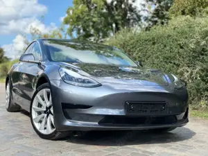 Tesla Model 3 RWD*LEDAUTOPILOT