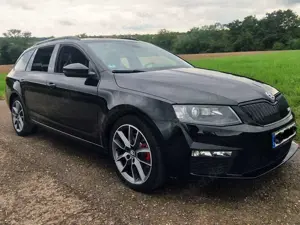 Skoda Octavia Octavia Combi 2.0 TDI (Green tec) 4x4 DSG RS Bild 2