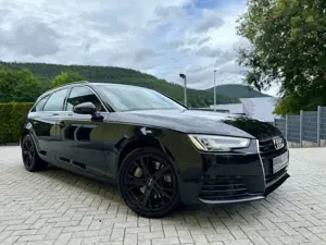 Audi A4 Avant 2.0 TFSI quattro Virtual-AHK-HUD-Pano