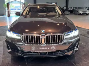 BMW 520 d Touring LuxuryLine Pano LED HUD Massage AHK Bild 2
