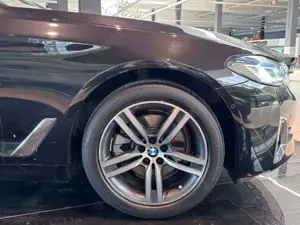 BMW 520 d Touring LuxuryLine Pano LED HUD Massage AHK Bild 5