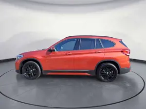 BMW X1 xDrive18d Sport Line AHK Rückfahrkamera Bild 3