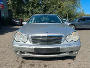 Mercedes-Benz C 200 CDI Lim. AHK°TEMPOM°8xBEREIFT°ALU°KEIN TÜV Bild 2