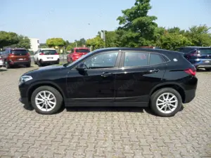 BMW X2 xDrive 20 i Automatik+LED+AHK+Navi+ACC+Cam+1.Hand