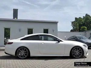 Mercedes-Benz E 220 d AMG BURM+NIGHT+TOTW+AMBIENTE+KAM+20''+VZ Bild 3