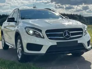 Mercedes-Benz GLA 200 AMG Line
