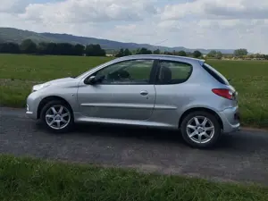 Peugeot 206 206+ 3-Türer 206+ 75