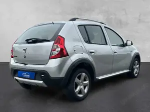 Dacia Sandero Stepway 1.6 Bild 5
