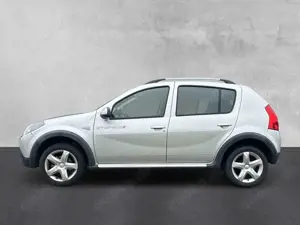 Dacia Sandero Stepway 1.6 Bild 2
