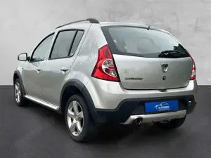Dacia Sandero Stepway 1.6 Bild 3