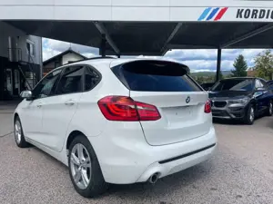 BMW 225 225xe ACTIVE TOURER "SPORT LINE"/NAVI/LED/CAM Bild 4