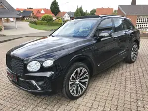 Bentley Bentayga V 8 INZAHL. / TAUSCH FIRST EDITION BLACKLINE NAIM