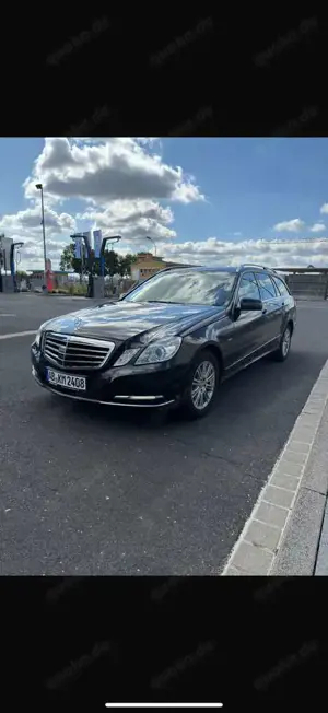 Mercedes-Benz E 250 E 250 CGI BlueEfficiency (212.247)