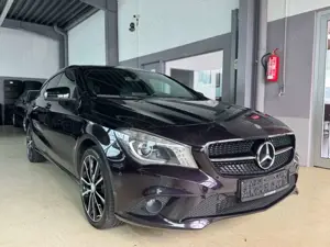 Mercedes-Benz CLA 200 +Kamera+NightPaket+Bi-Xenon