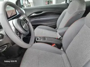 Fiat 500e Icon CCS Tempomat*Klimaautomatik*CarPlay Bild 5