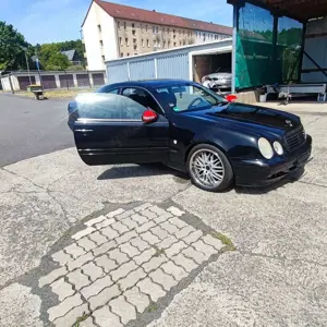 Mercedes-Benz CLK 200 Coupe Kompressor Avantgarde Bild 3