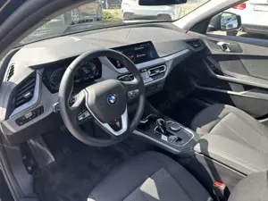 BMW 118 i Advantage DAB LED WLAN Tempomat Klimaaut. Bild 3