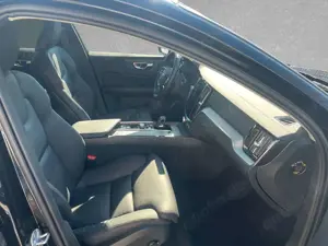 Volvo V60 Cross Country B4 AWD Mild-Hybrid Ultimate Bild 4