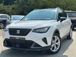 SEAT Arona FR Weiß/Schwarz /LED/DAB/1.Hand/Sportsitze