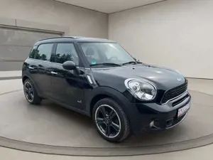 MINI Cooper SD COOPER SD Chilli Red Hot Countryman All4 Xenon Bild 3